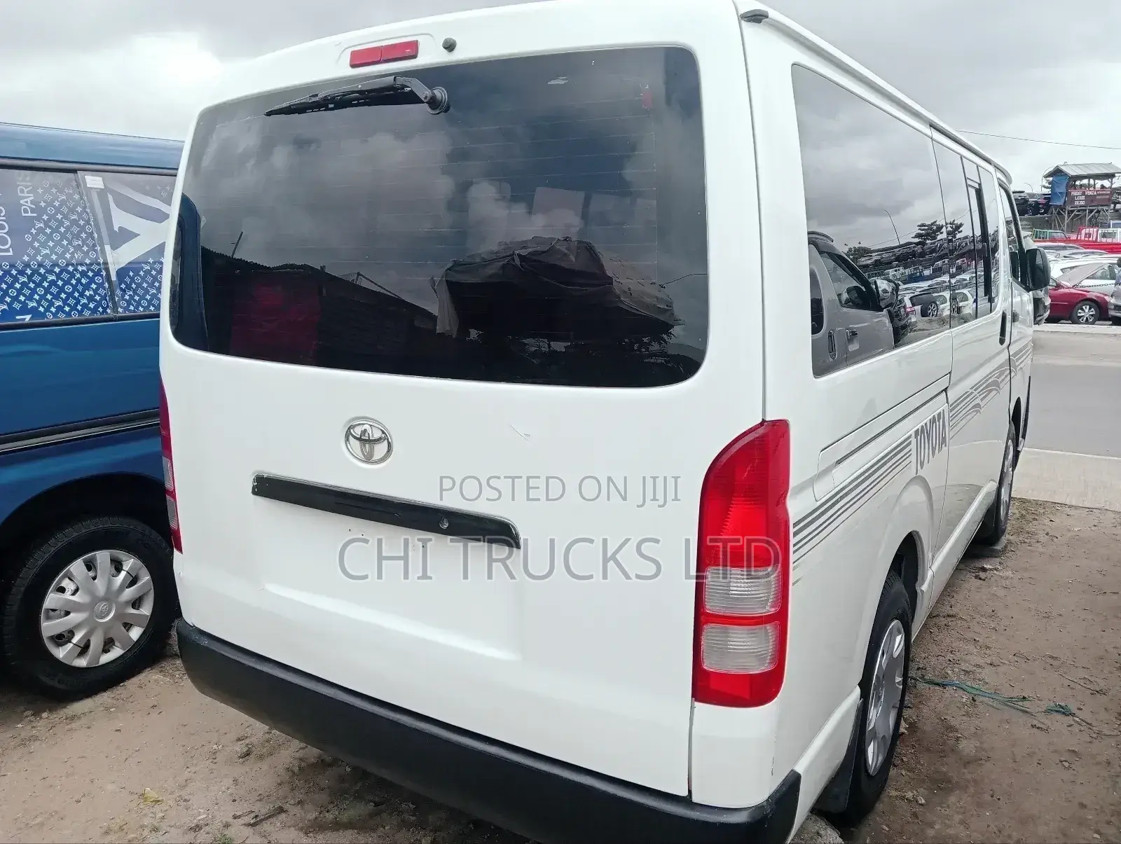 Toyota HiAce 2013 White