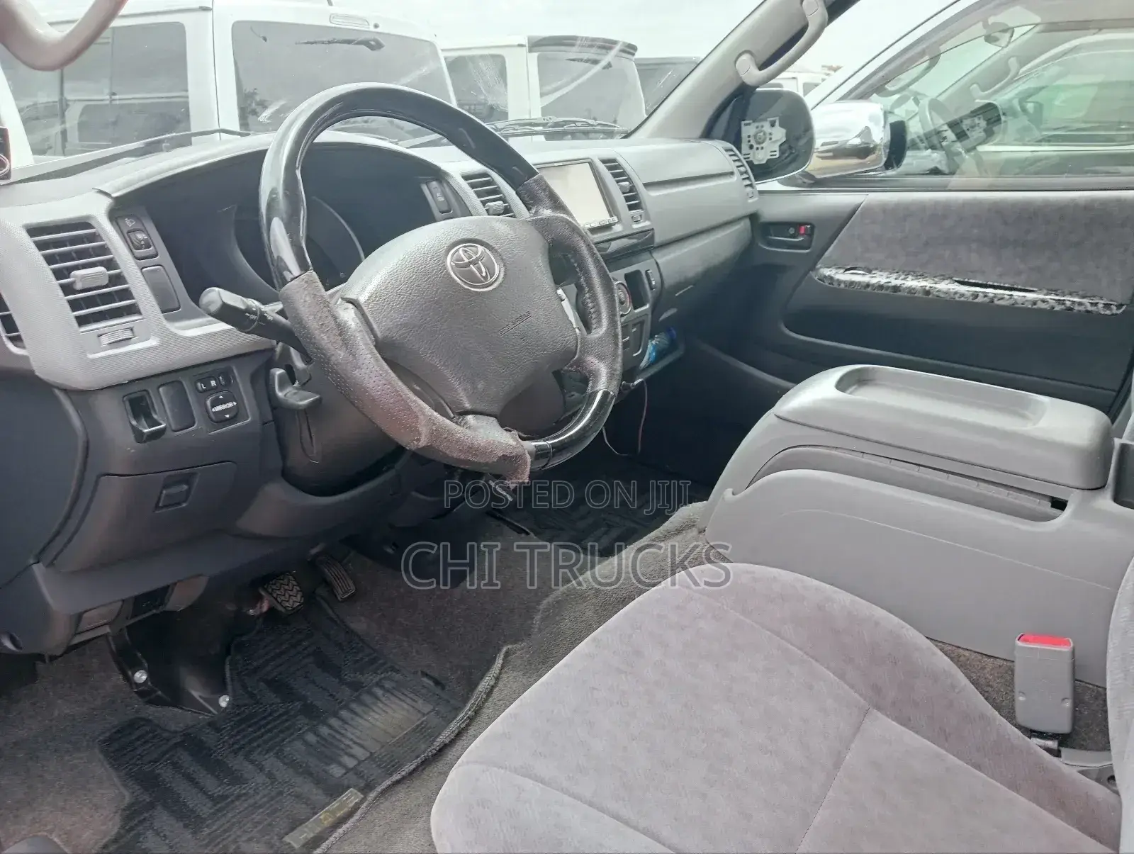 Toyota HiAce 2012 Silver