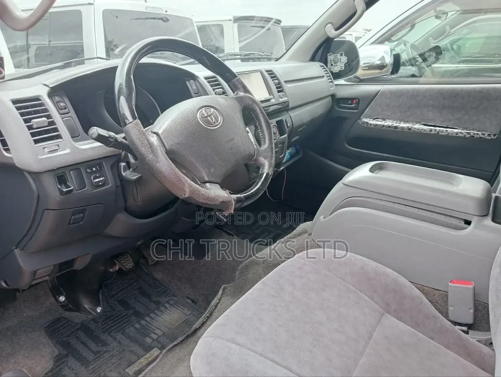 Toyota HiAce 2012 Silver