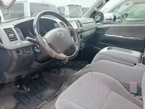 Toyota HiAce 2012 Silver