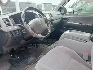 Toyota HiAce 2012 Silver