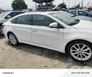 Toyota Avalon Limited Sedan FWD (3.5L 6cyl 6A) 2013 White