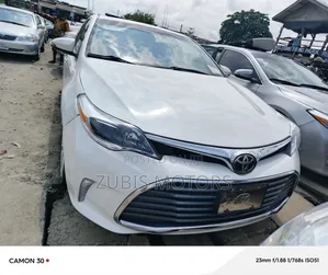 Toyota Avalon Limited Sedan FWD (3.5L 6cyl 6A) 2013 White