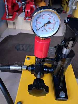 Heavy Duty Hand Testing Pump/Bucket (1500psi)
