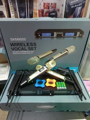 SKM9000 High Frequency Digital Wireless Microphone 2 Handle.
