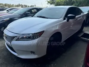 Lexus ES 350 FWD 2015 White