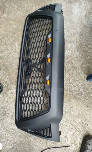 Front Grille Tacoma 2005 Basket