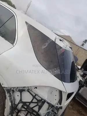Mercedes Gle 2020 Rear Vent Glass Available for Both Sides