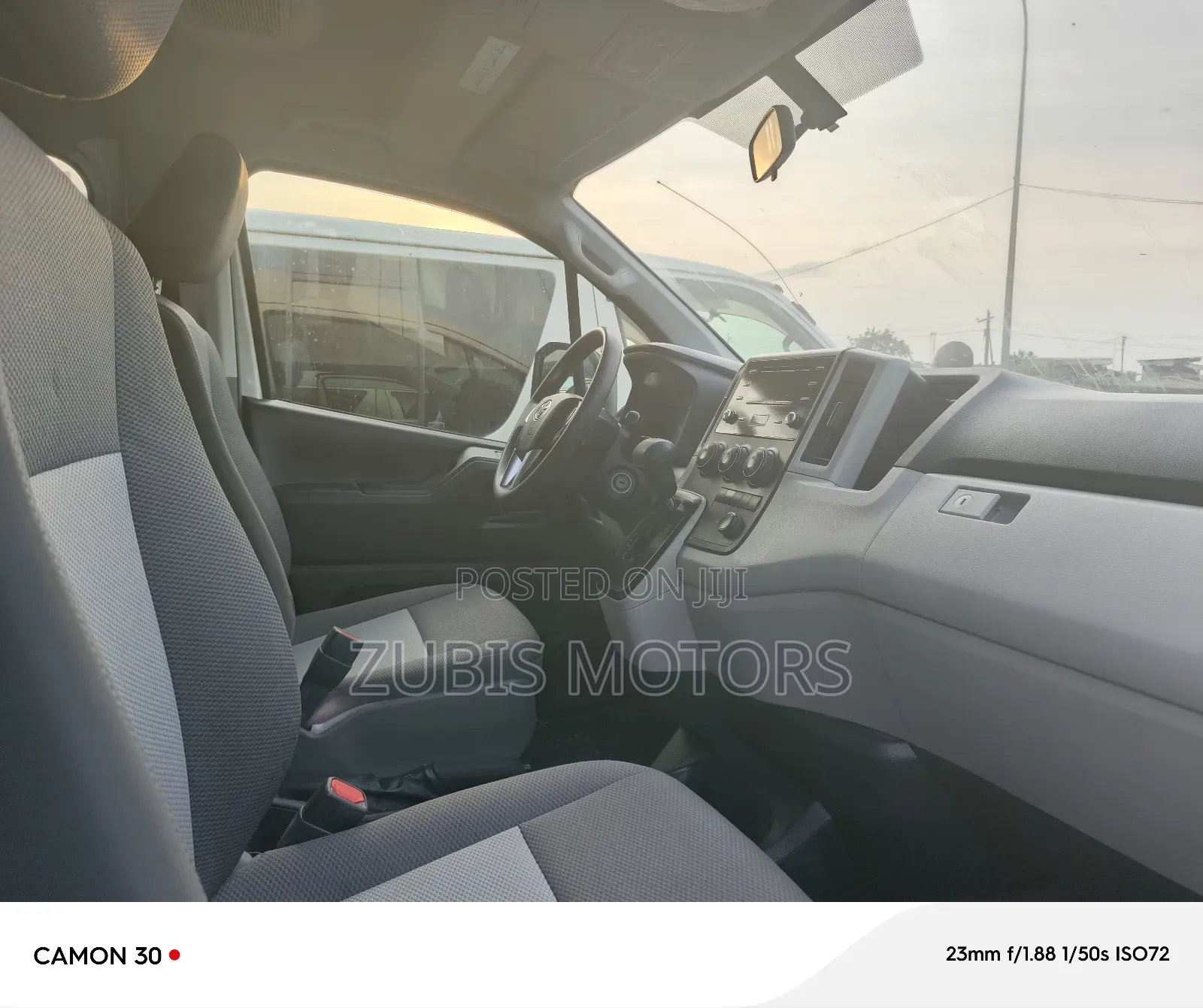 Toyota HiAce 2021 White