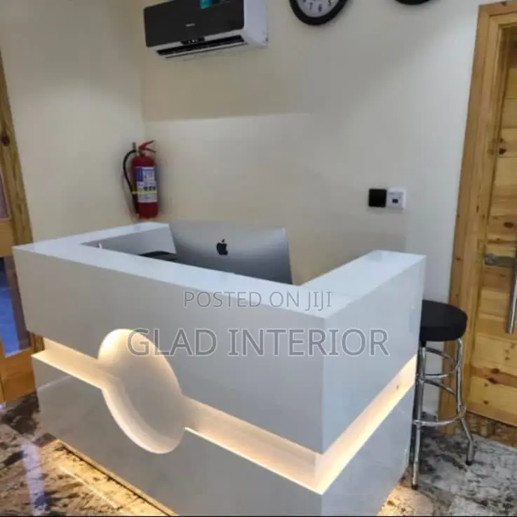 Super Reception Table