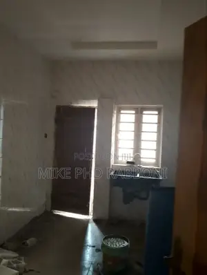4bdrm Block of Flats in Mini Estate, Enugu for rent
