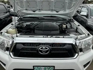 Toyota Tacoma 2015 White