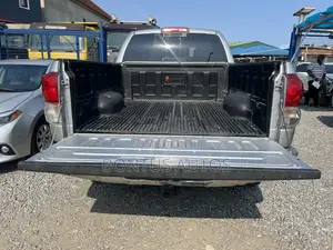 Toyota Tundra CrewMax 2012 Silver