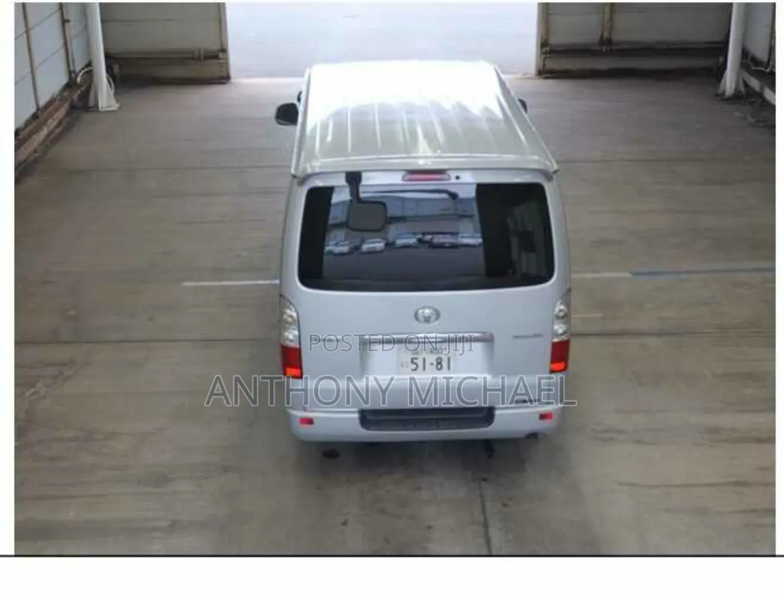 Toyota HiAce 2010 Black