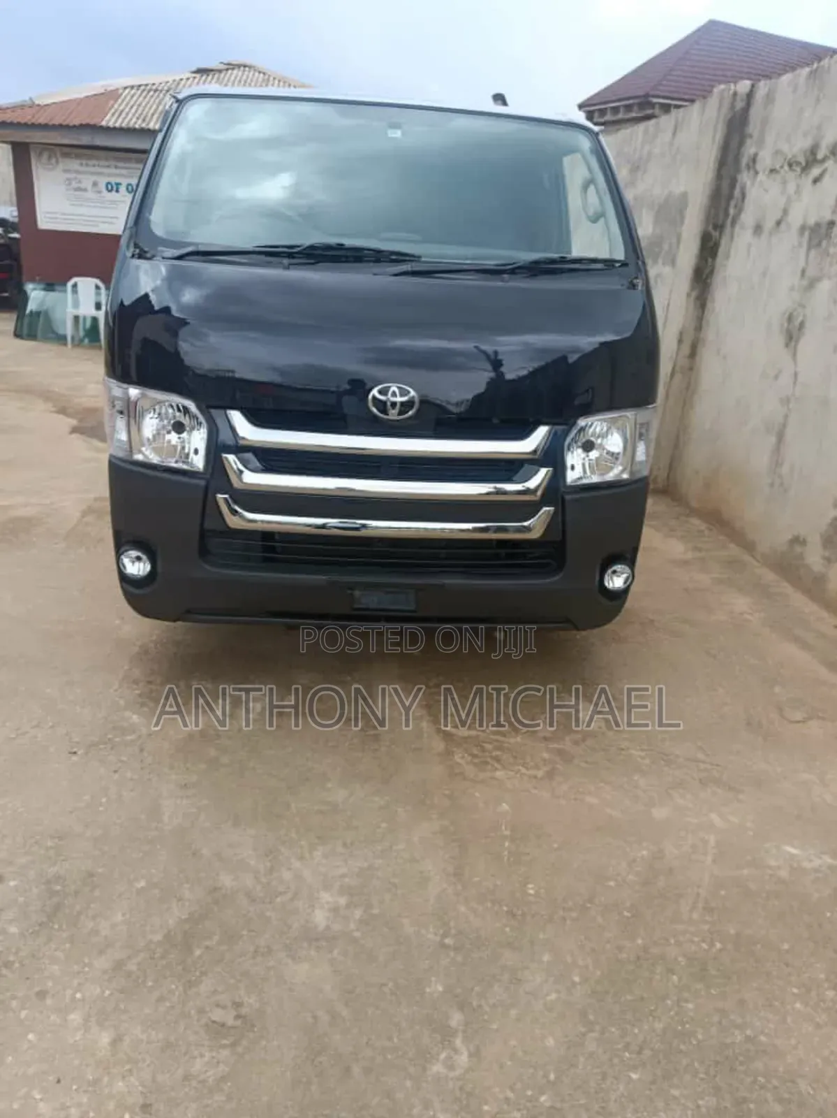 Toyota HiAce 2010 Black