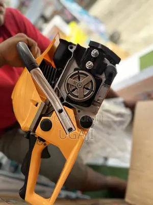 18” Ingco Gasoline Chain Saw