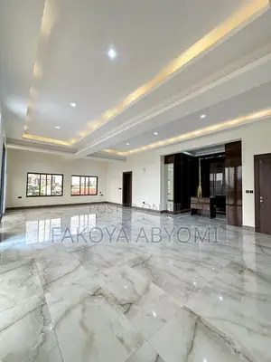5bdrm Penthouse in Cooper Road, Ikoyi for sale