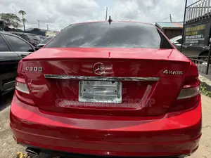 Mercedes-Benz C300 2011 Red