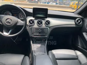 Mercedes-Benz GLA 250 2016 Black