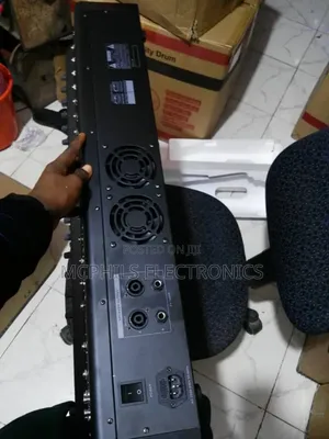 16-channels Powered Cmx Mixer Console.
