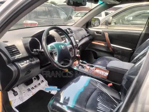 Toyota Highlander Limited 3.5l 4WD 2013 Silver