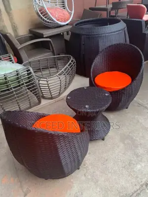 Quality Imported Restaurant Chair With Table