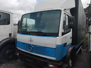 Mercedes 814 Blue White Colour