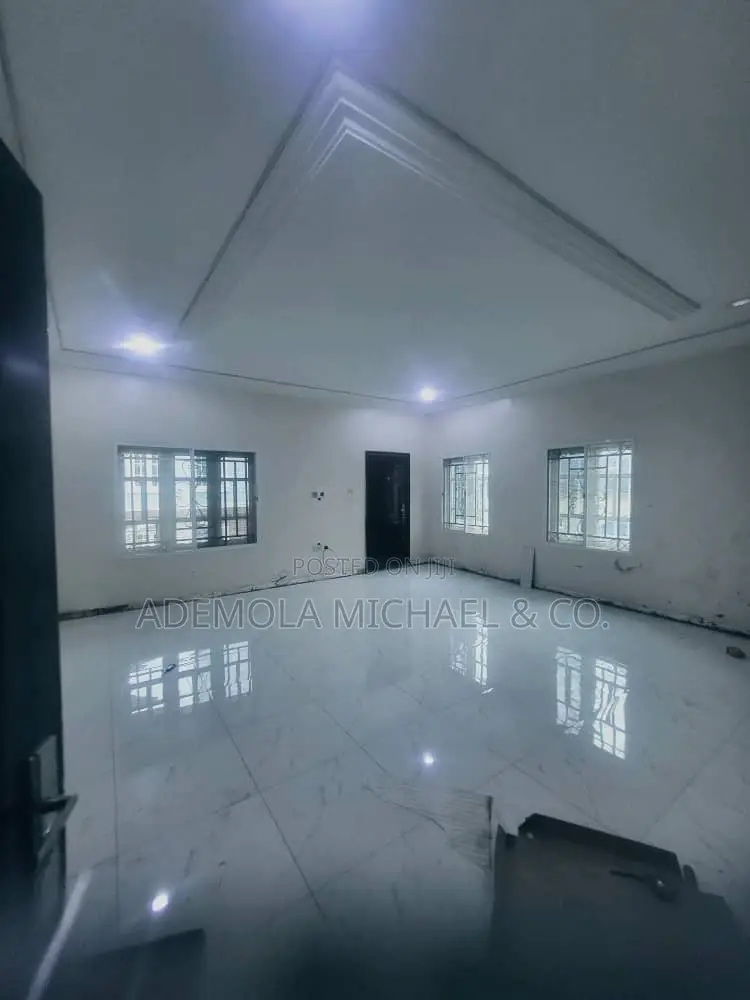 5bdrm Duplex in Guzape for rent