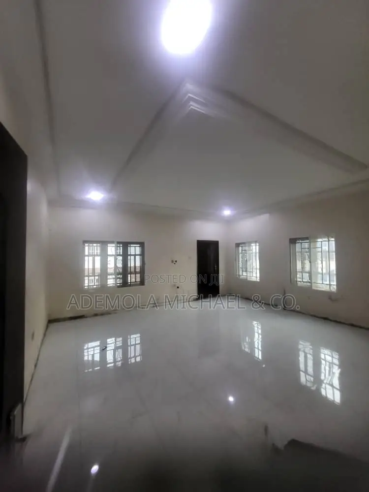 5bdrm Duplex in Guzape for rent