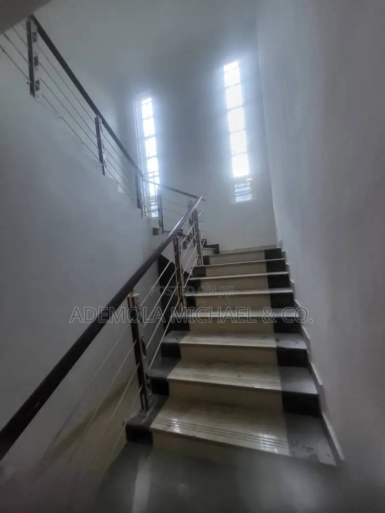 5bdrm Duplex in Guzape for rent