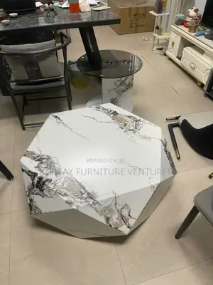 High Quality Turkish Diamond Table With One Stool 4 Feet.