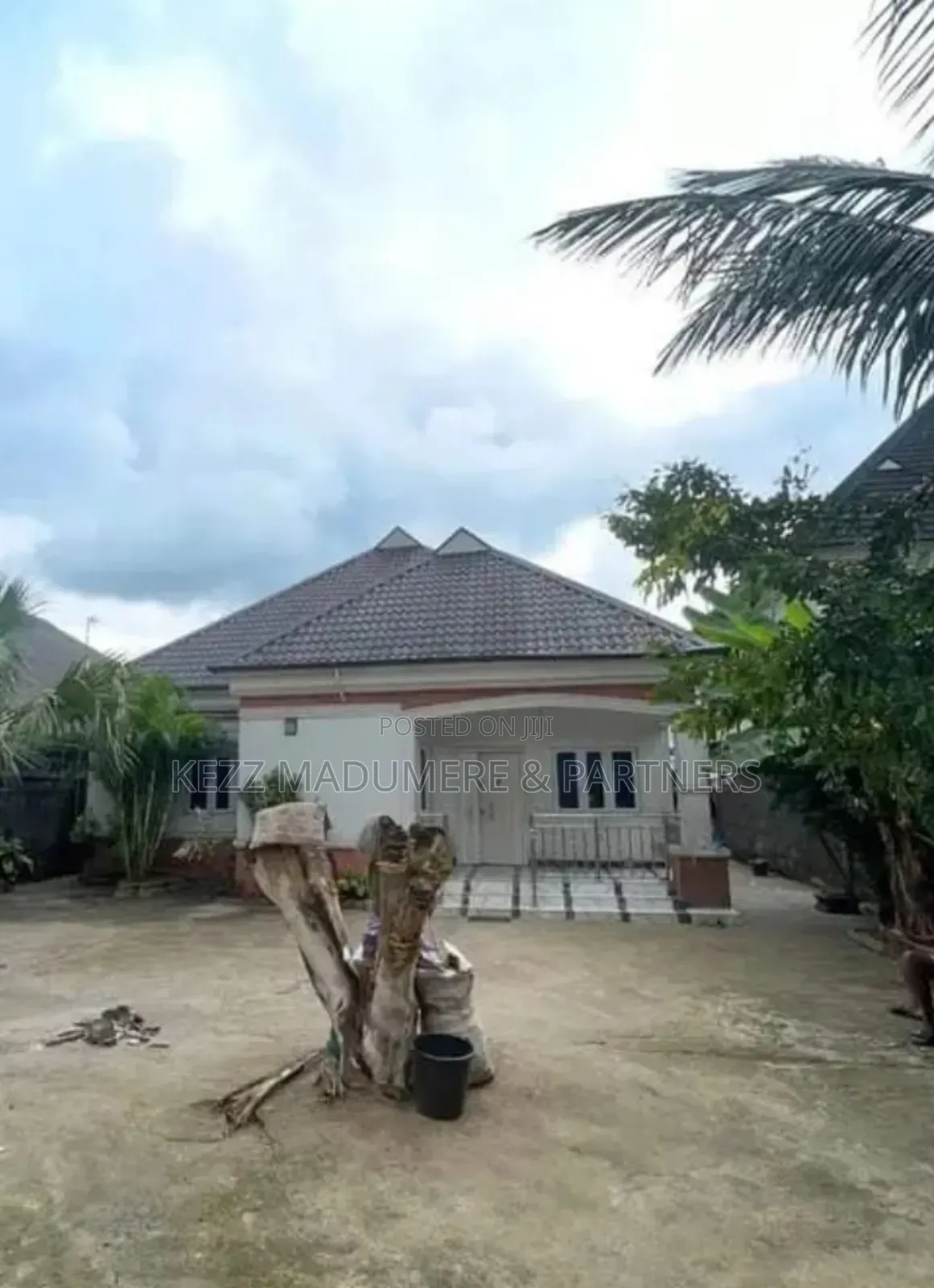 3bdrm Bungalow in Mbodo Aluu , Port for sale