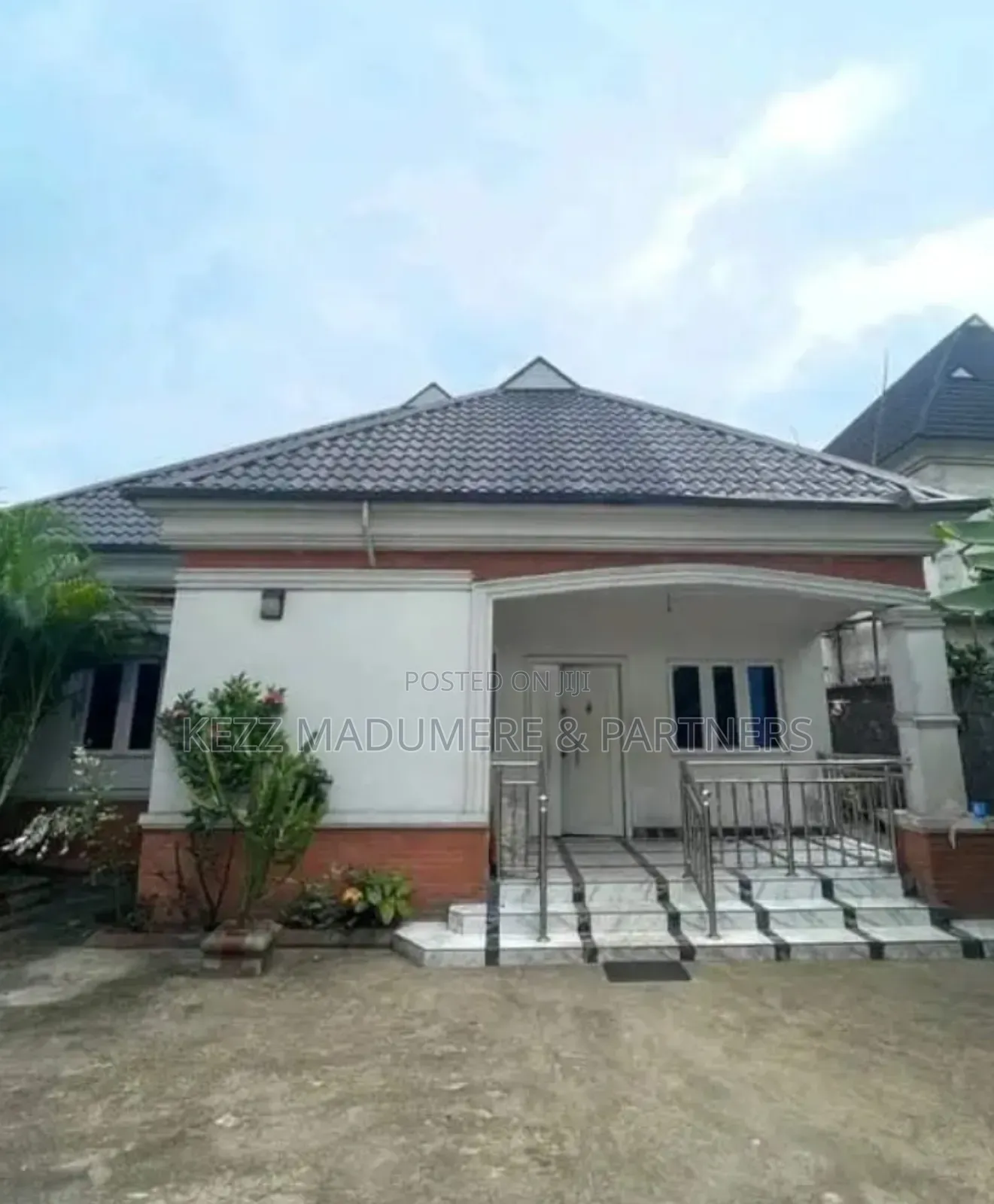 3bdrm Bungalow in Mbodo Aluu , Port for sale
