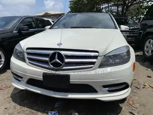 Mercedes-Benz C300 2011 White