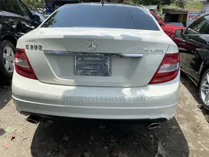 Mercedes-Benz C300 2011 White