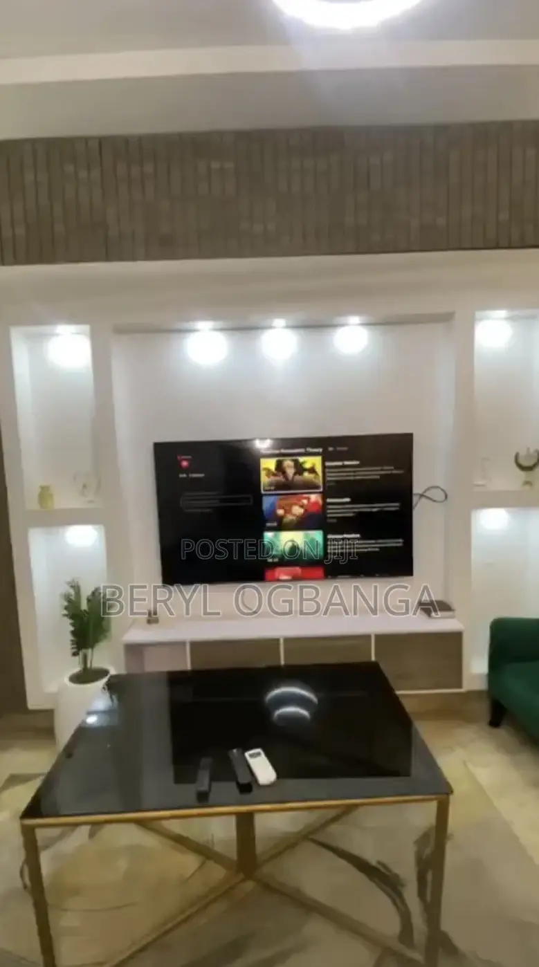 Weekly Apartment Per Week With Luxury Sitting Room