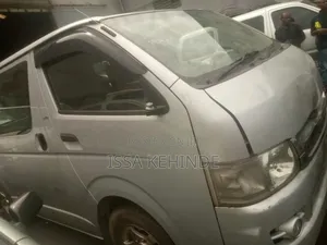 Toyota HiAce 2005 Grey