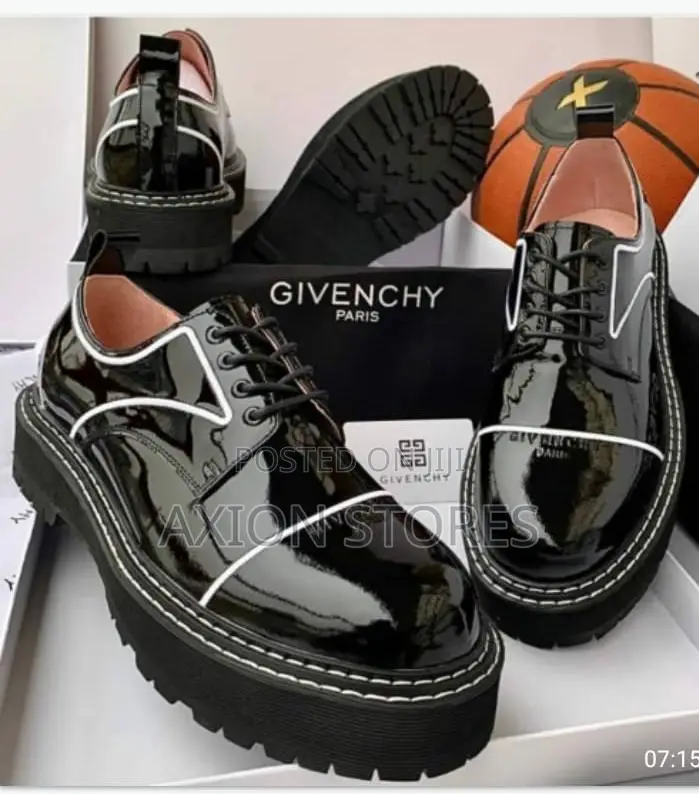 High Quality Givenchy Shoe