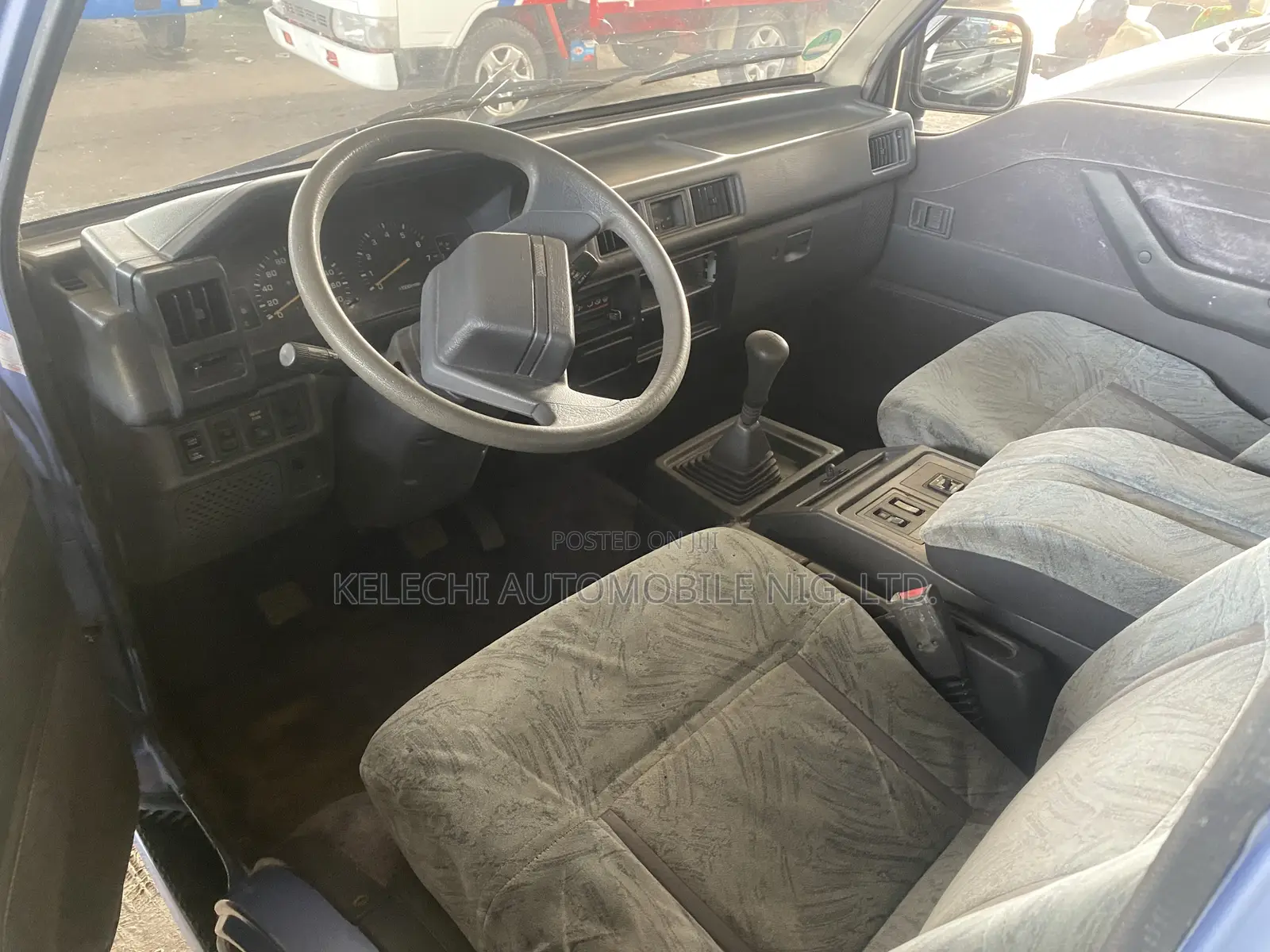 Mitsubishi L300 2005 Blue