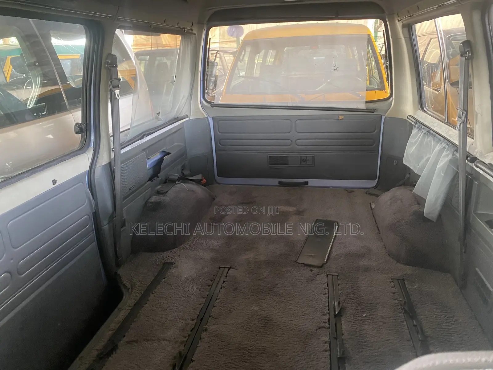 Mitsubishi L300 2005 Blue