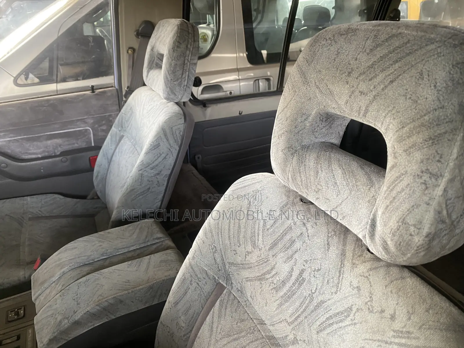 Mitsubishi L300 2005 Blue