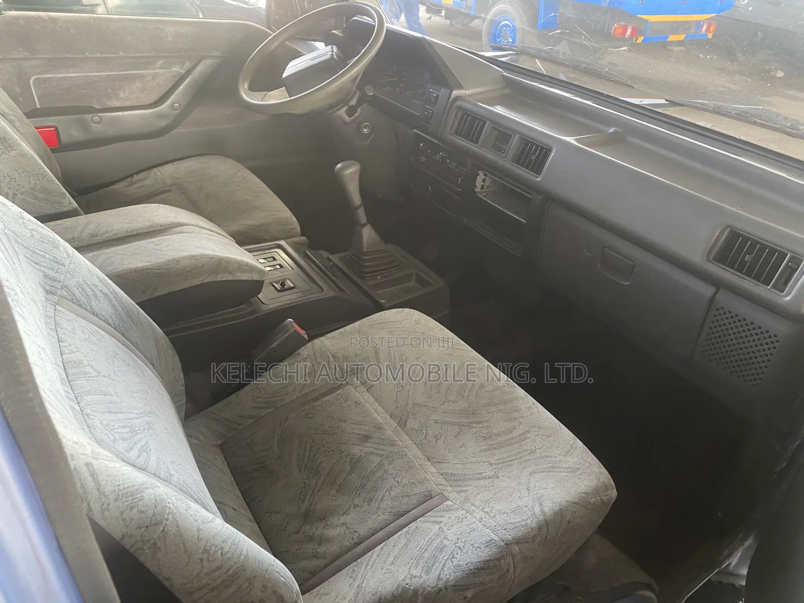 Mitsubishi L300 2005 Blue