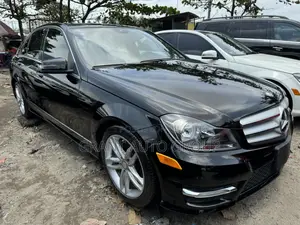 Mercedes-Benz C300 2013 Black
