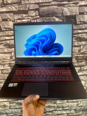 Laptop MSI GS65 Stealth Thin 8RF 16GB Intel Core I7 SSD 512GB