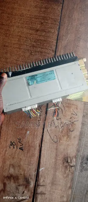 Lexsus RX300 Amplifier
