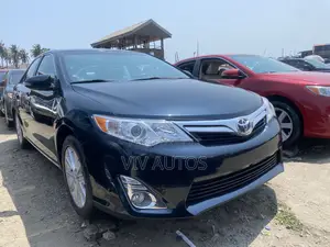 Photo - Toyota Camry 2013 Black