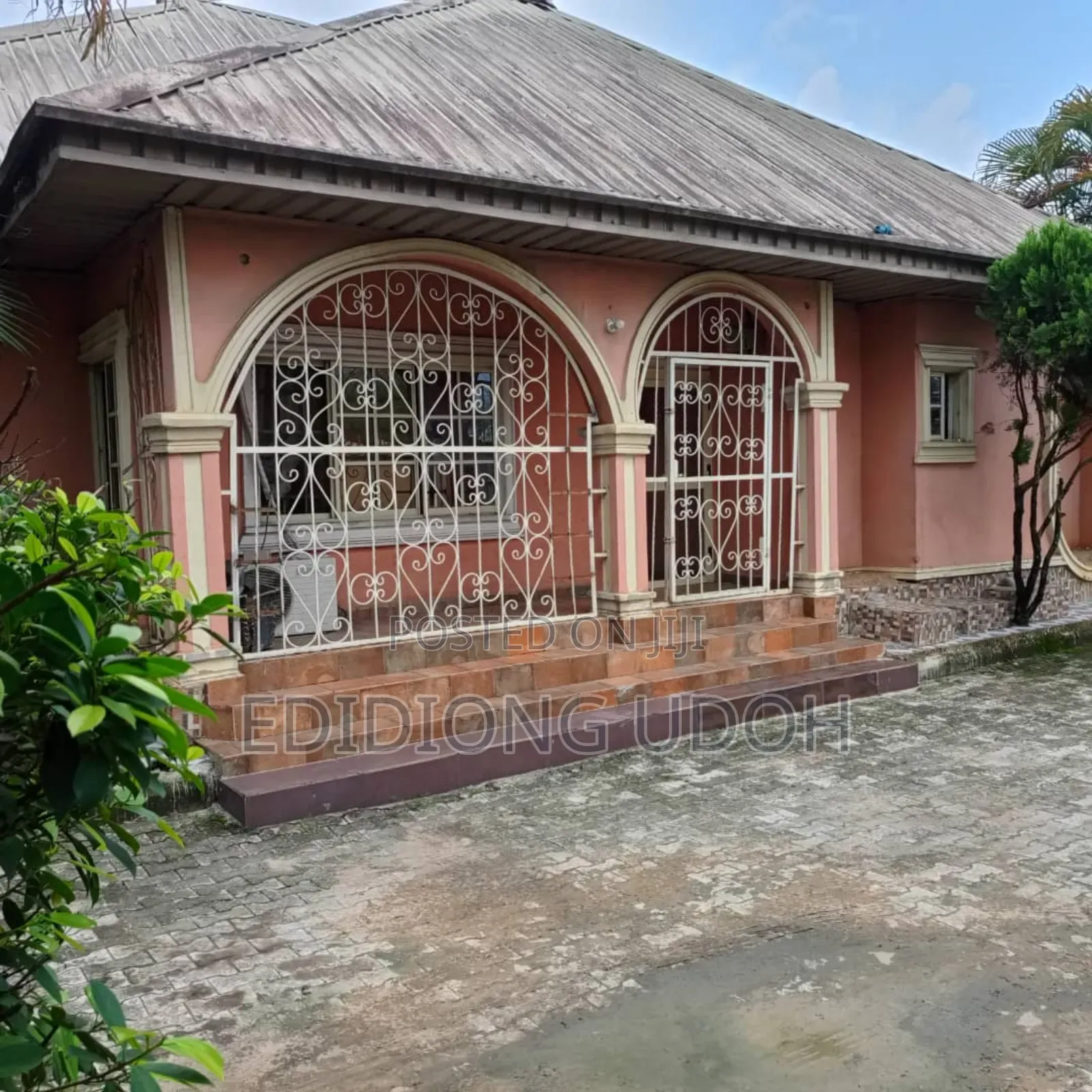 4bdrm Bungalow in Nwaniba Road, Uyo, for sale