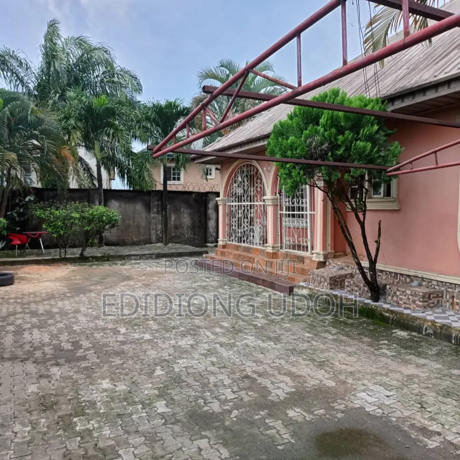 4bdrm Bungalow in Nwaniba Road, Uyo, for sale