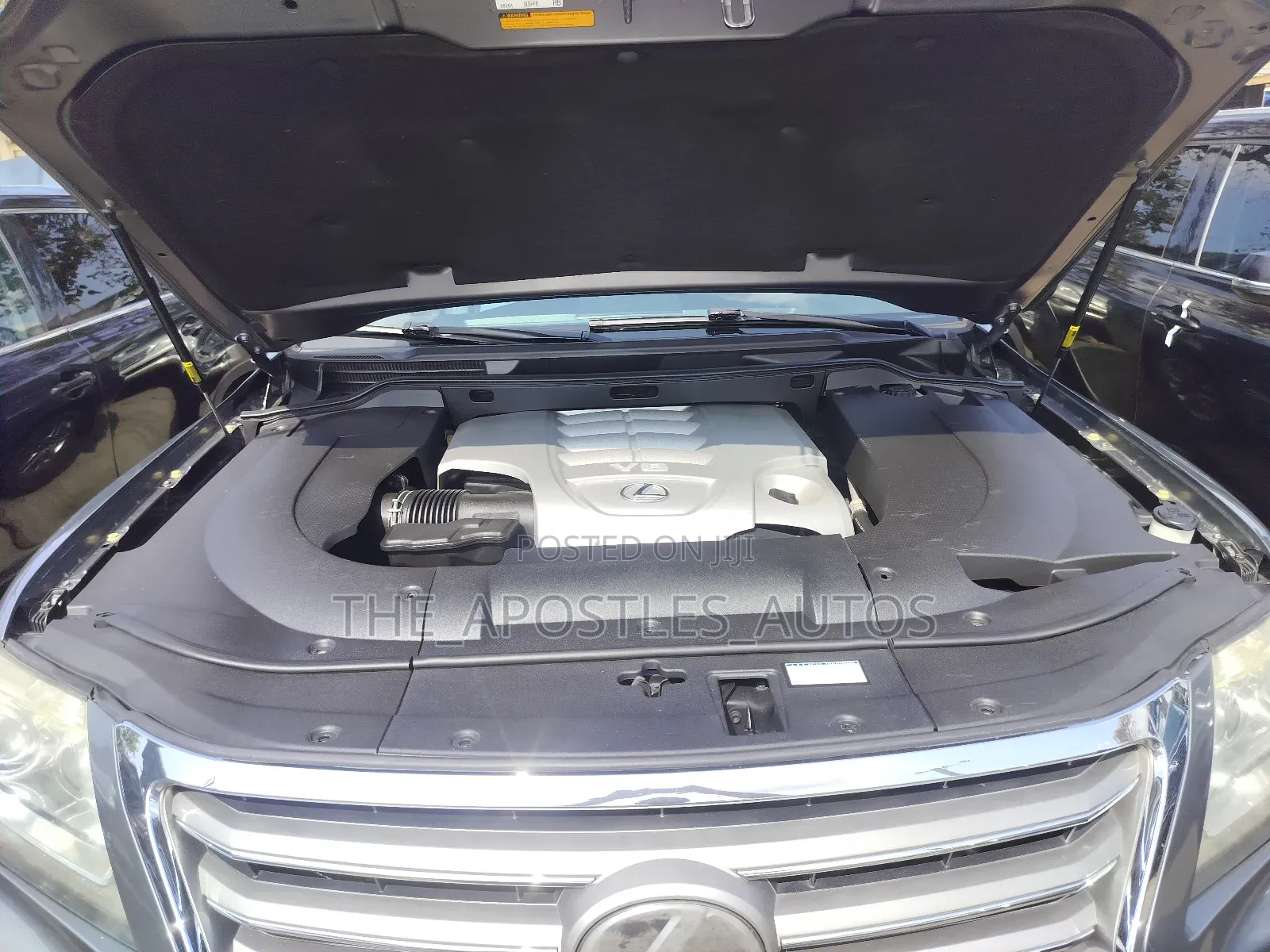 Lexus LX 570 2011 Gray