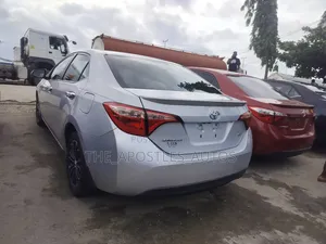 Toyota Corolla LE Eco (1.8L 4cyl 2A) 2018 Silver